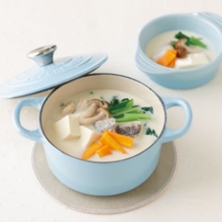 [ル・クルーゼ公式] 白身魚と豆腐の豆乳鍋